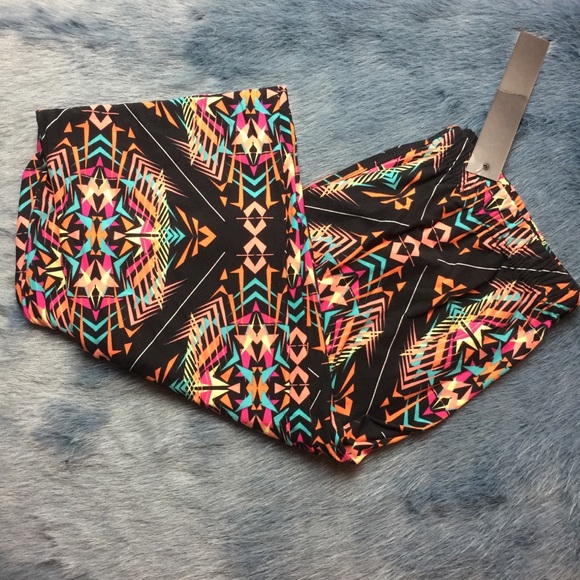 Pants - Plus black multicolor geometric design leggings